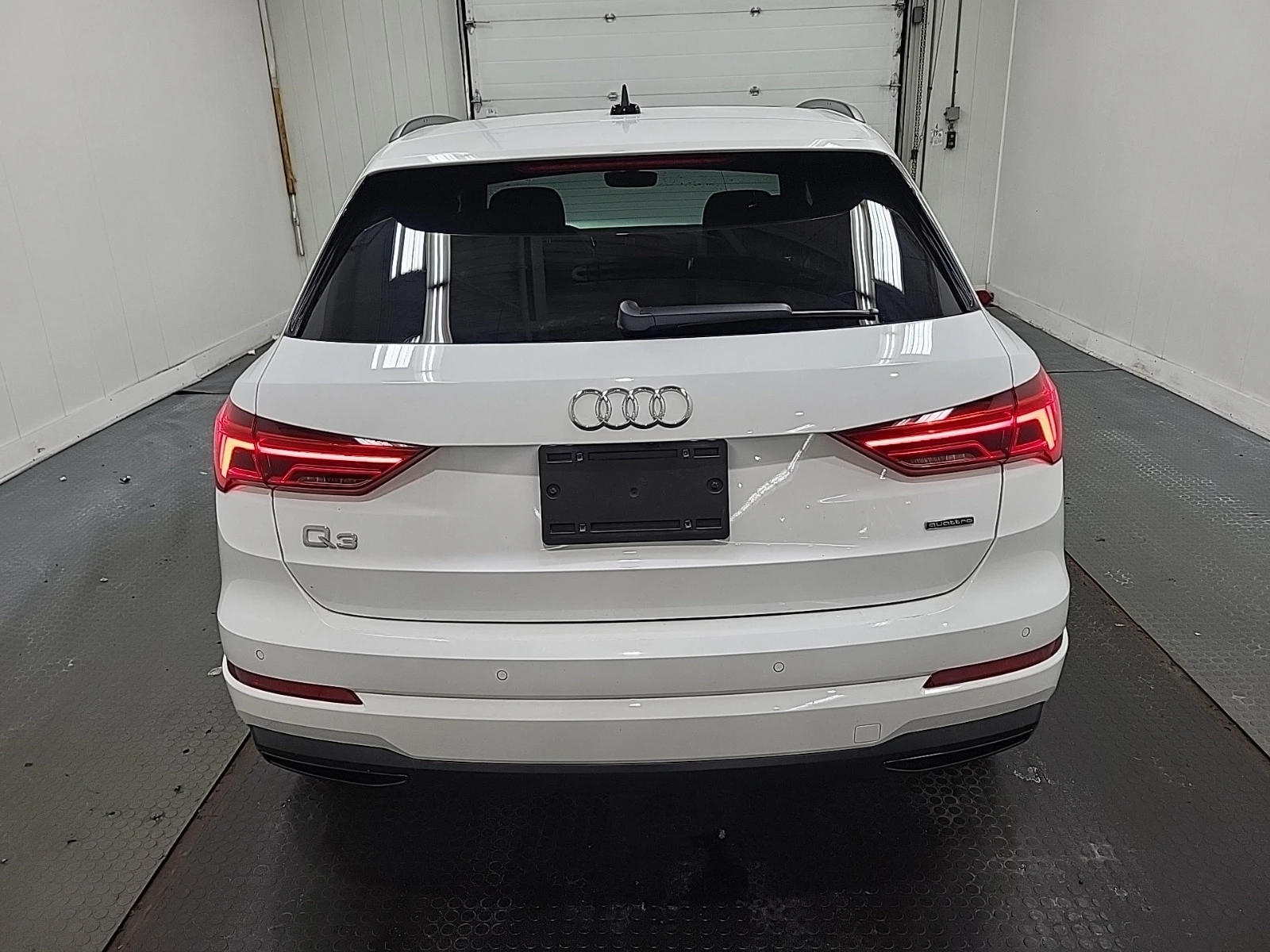 Audi Q3  Premium 40 TFSI quattro, снимка 7 - Автомобили и джипове - 54453092