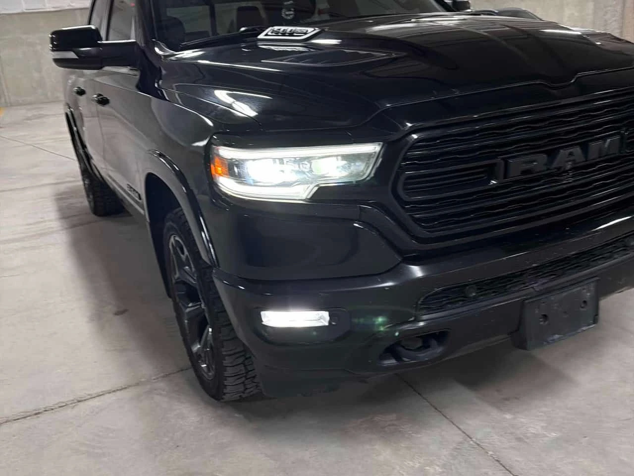 Dodge RAM 1500 Limited / 360 / H&K / ОБДУХВАНЕ / ВЪЗДУХ /, снимка 11 - Автомобили и джипове - 54640220