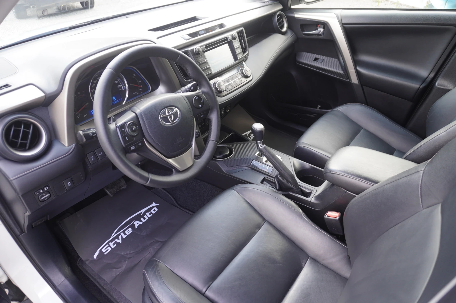 Toyota Rav4 2.2 150KC, 4WD, 20th ANNIVERSARY, ПЕРЛА, снимка 8 - Автомобили и джипове - 54838647