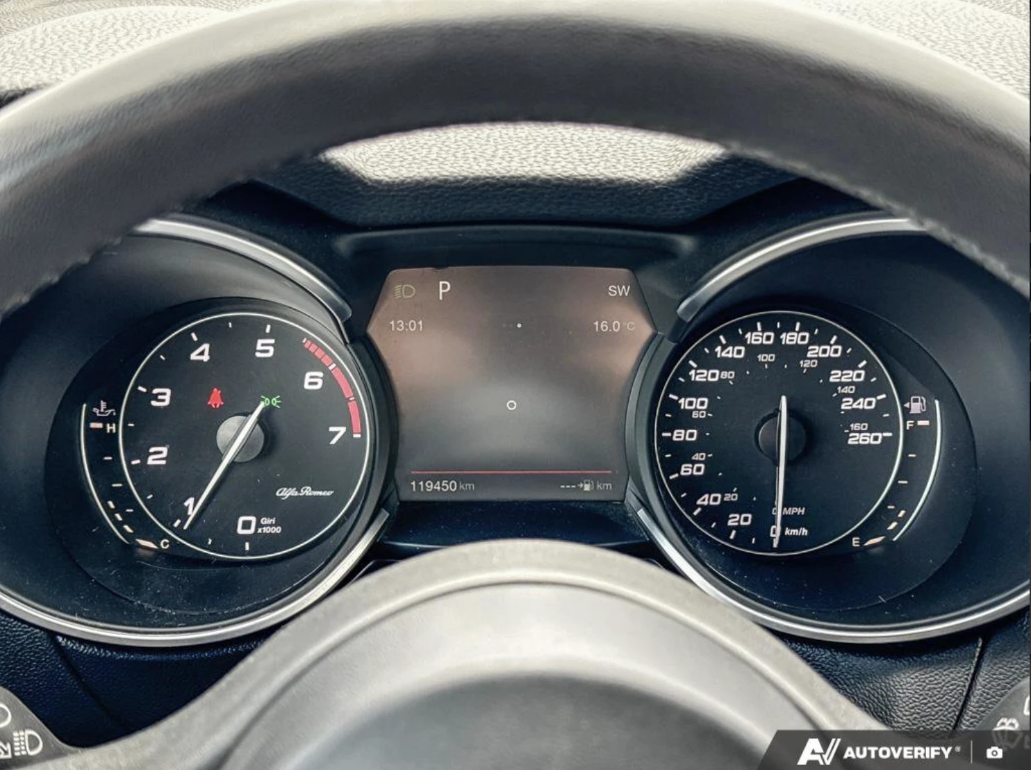Alfa Romeo Stelvio Ti Sport / HARMAN KARDON / ПАНОРАМА /, снимка 14 - Автомобили и джипове - 54911709