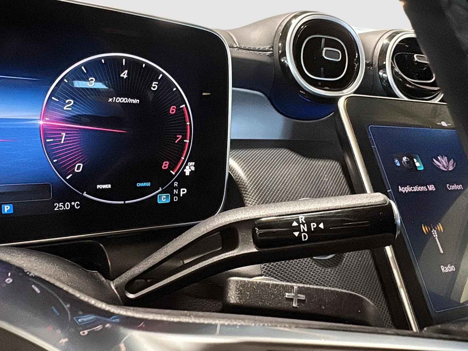 Mercedes-Benz GLC 300 ПАМЕТ* ПАНО* DIGITAL* , снимка 13 - Автомобили и джипове - 54949812