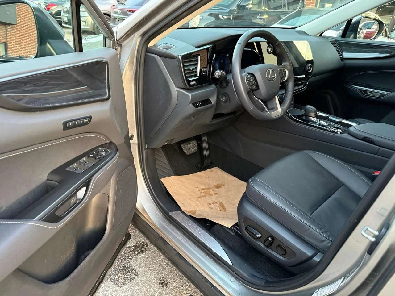 Lexus NX, снимка 12 - Автомобили и джипове - 56706549