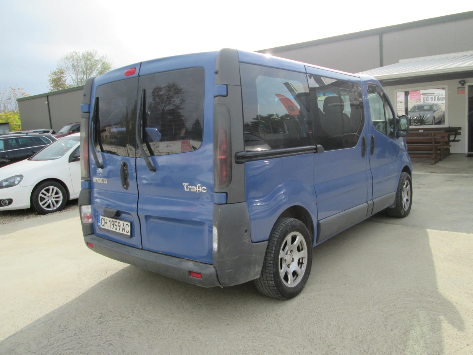 Renault Trafic 1.9dci 6mesta klima - изображение 4