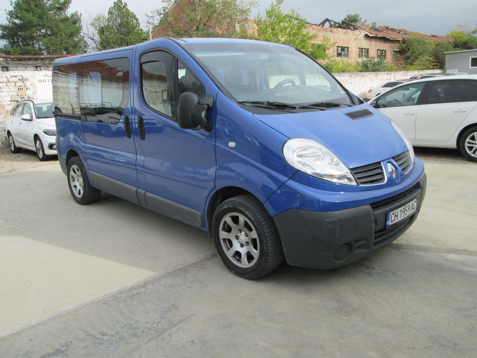 Renault Trafic 1.9dci 6mesta klima - изображение 2