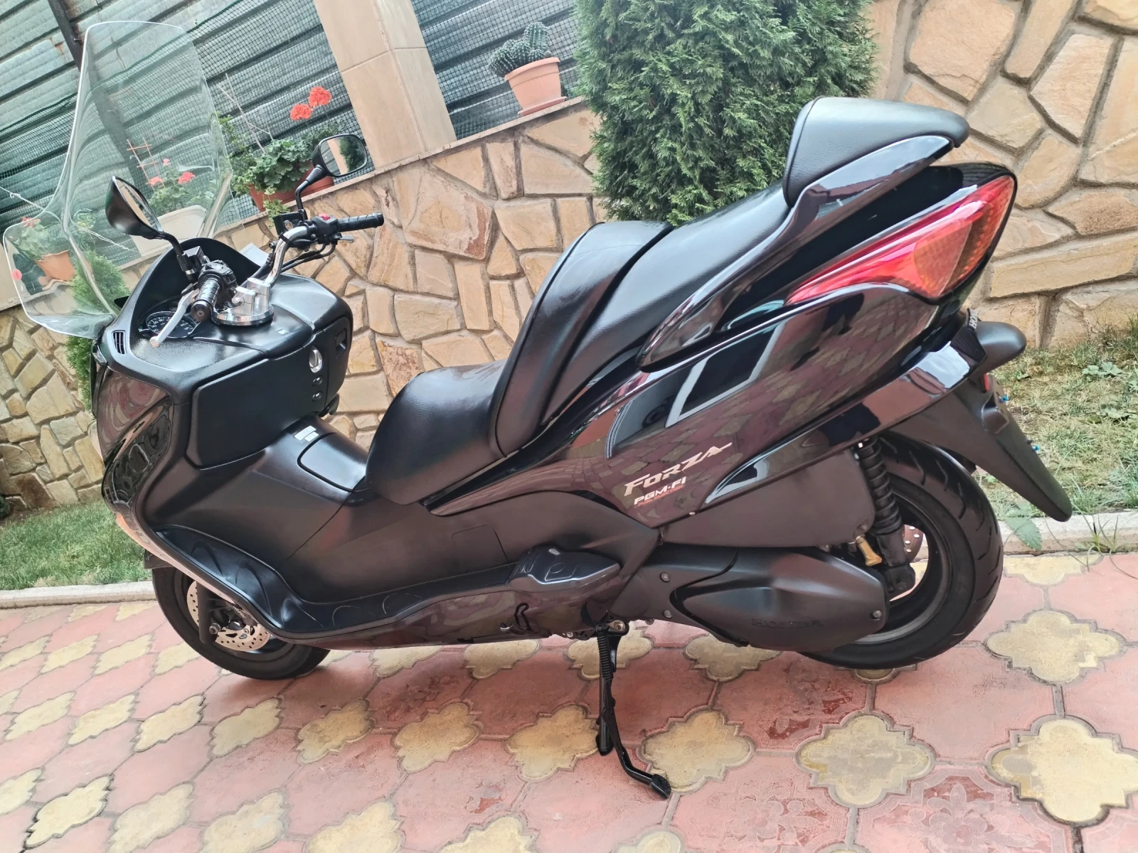 Honda Forza 250 i ПЕРФЕКТЕН!!! 17кк, снимка 4 - Мотоциклети и мототехника - 56165540