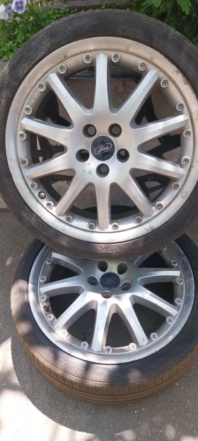        225/40R18  Ford Mondeo