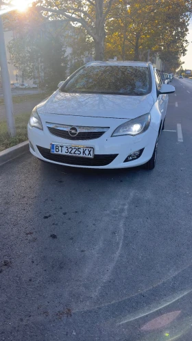 Opel Astra J Cosmo, снимка 1