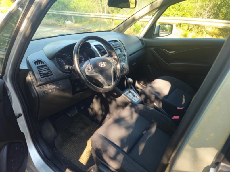 Hyundai Ix20 1.6 AVTOMAT, снимка 3 - Автомобили и джипове - 48600291