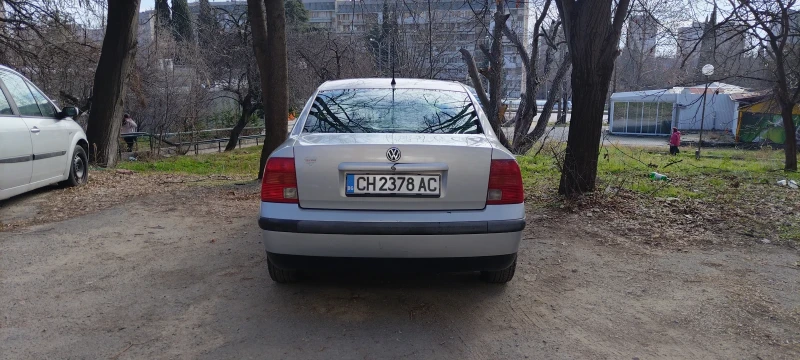 VW Passat, снимка 2 - Автомобили и джипове - 48916761