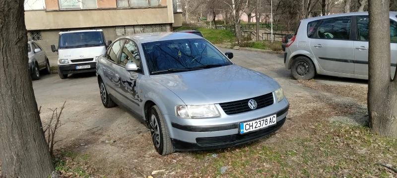 VW Passat, снимка 1 - Автомобили и джипове - 48916761