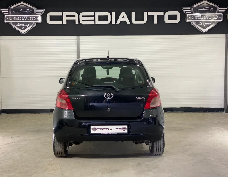 Toyota Yaris 1.3i, снимка 5 - Автомобили и джипове - 51643300