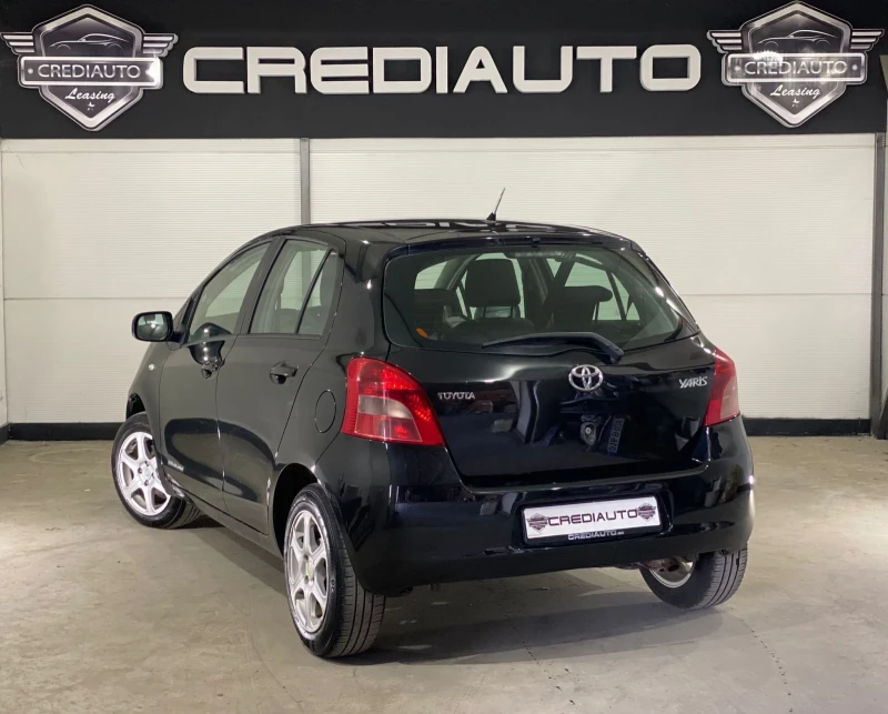 Toyota Yaris 1.3i, снимка 4 - Автомобили и джипове - 51643300