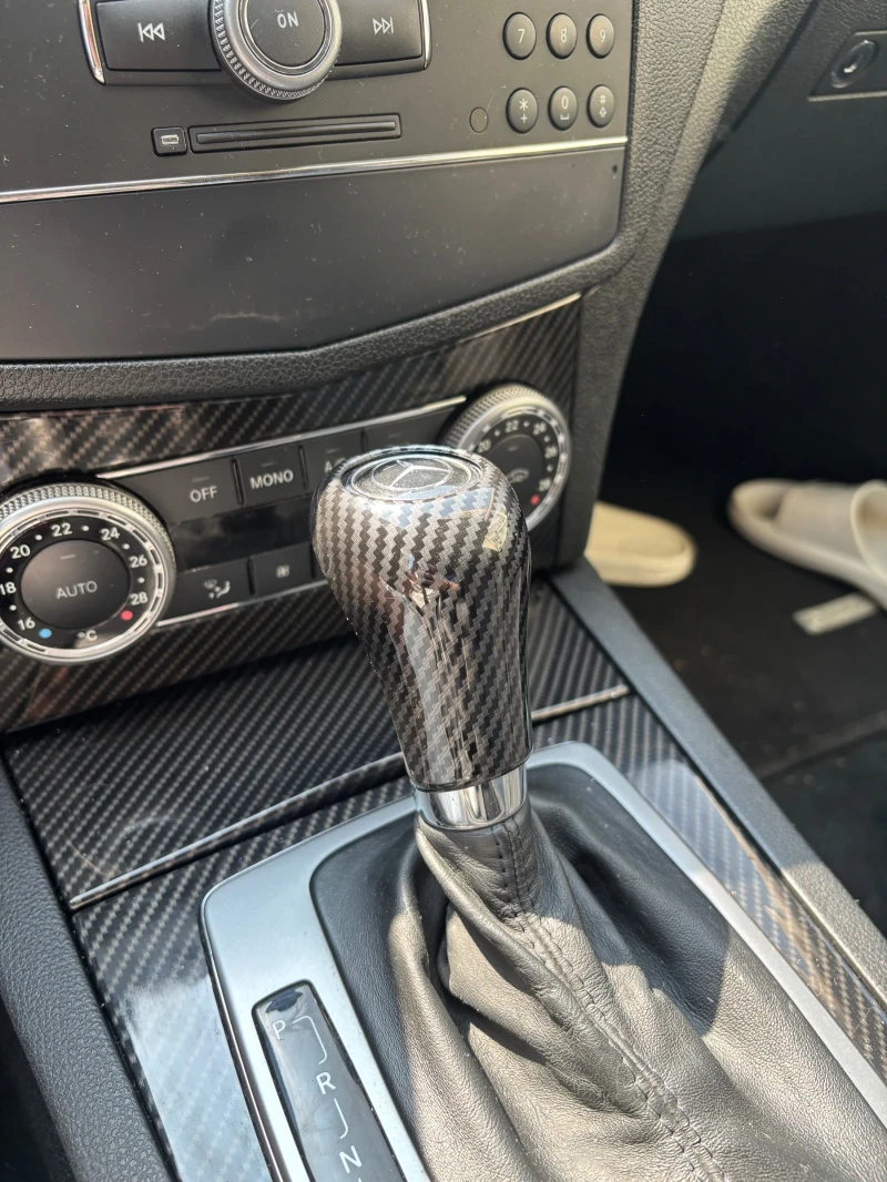 Mercedes-Benz C 320, снимка 13 - Автомобили и джипове - 52775810