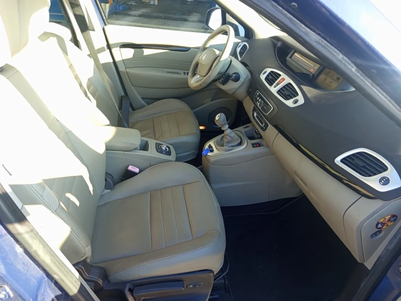 Renault Scenic 1.5 кожа подгрев , снимка 6 - Автомобили и джипове - 53104080
