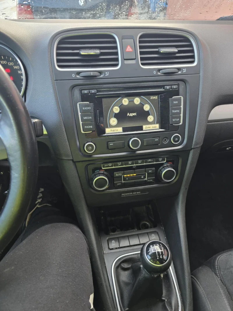 VW Golf, снимка 8 - Автомобили и джипове - 53559344