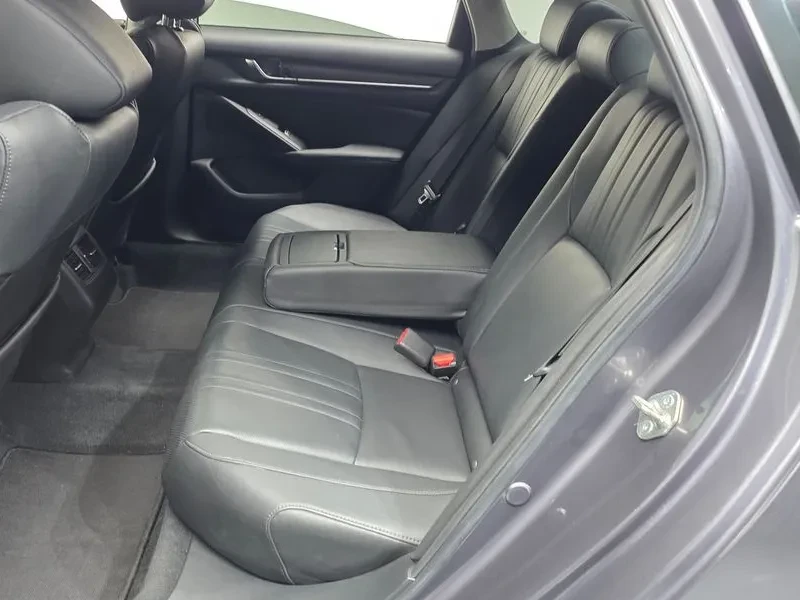 Honda Accord 1.5 Turbo, снимка 12 - Автомобили и джипове - 55814473