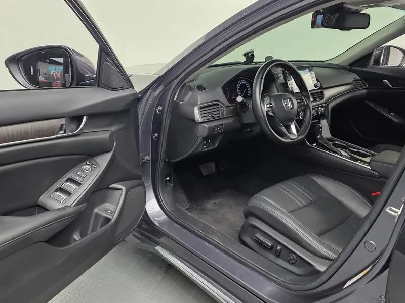 Honda Accord 1.5 Turbo, снимка 10 - Автомобили и джипове - 55814473