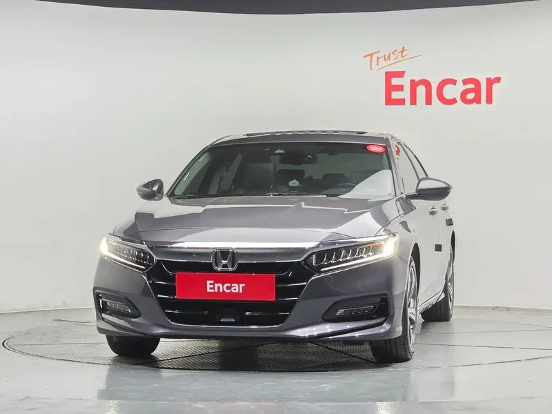 Honda Accord 1.5 Turbo, снимка 3 - Автомобили и джипове - 55814473