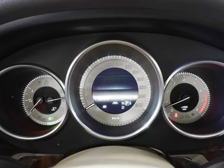 Mercedes-Benz CLS 550 4MATIC * ОБДУХ * ЛЮК * НАДУВАНЕ * HARMAN K, снимка 8 - Автомобили и джипове - 56197285