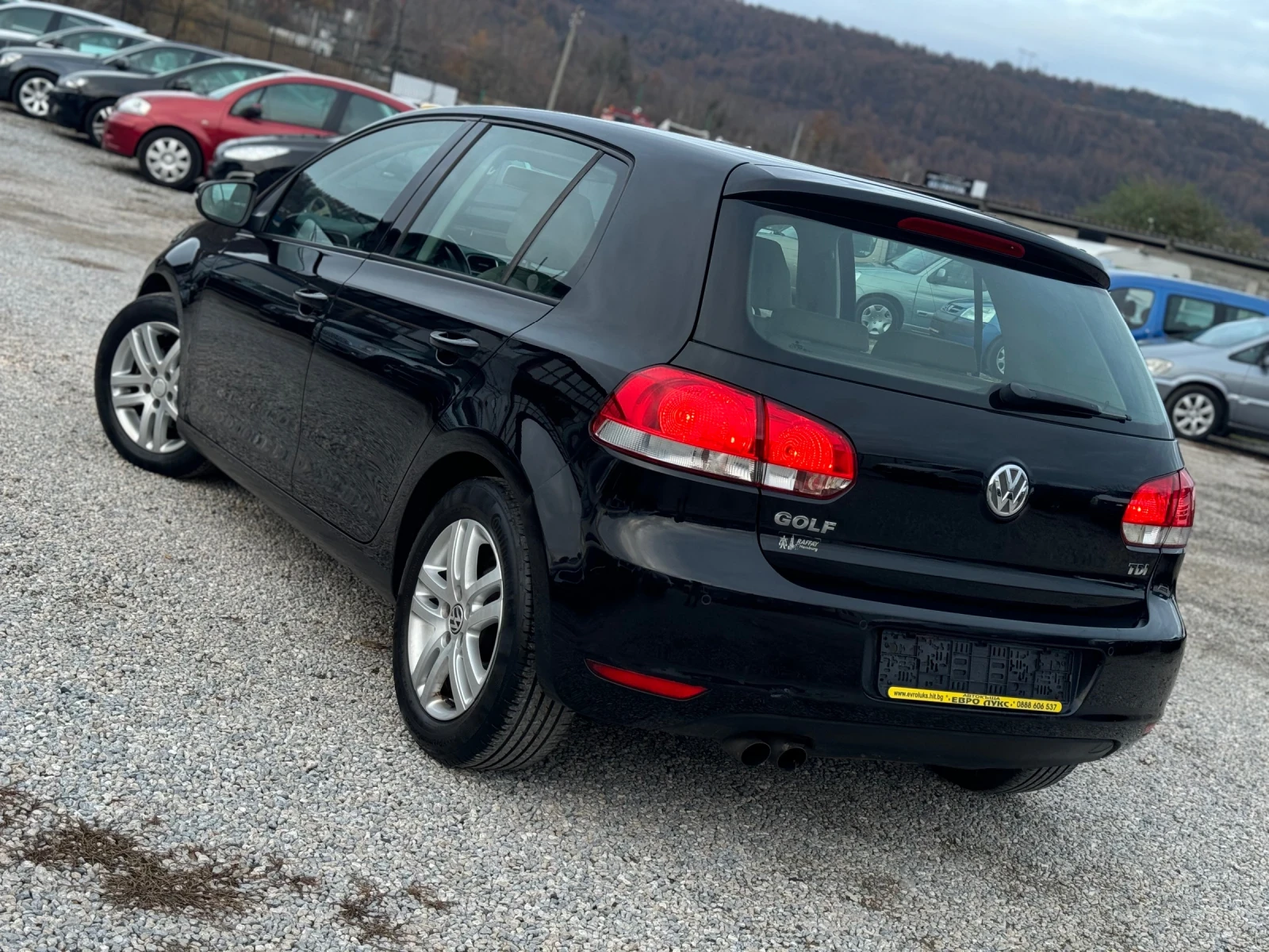 VW Golf 2.0TDI 110кс НАВИ ПОДГРЕВ PARK ASSIST СЕРВИЗНА КНИ - изображение 4