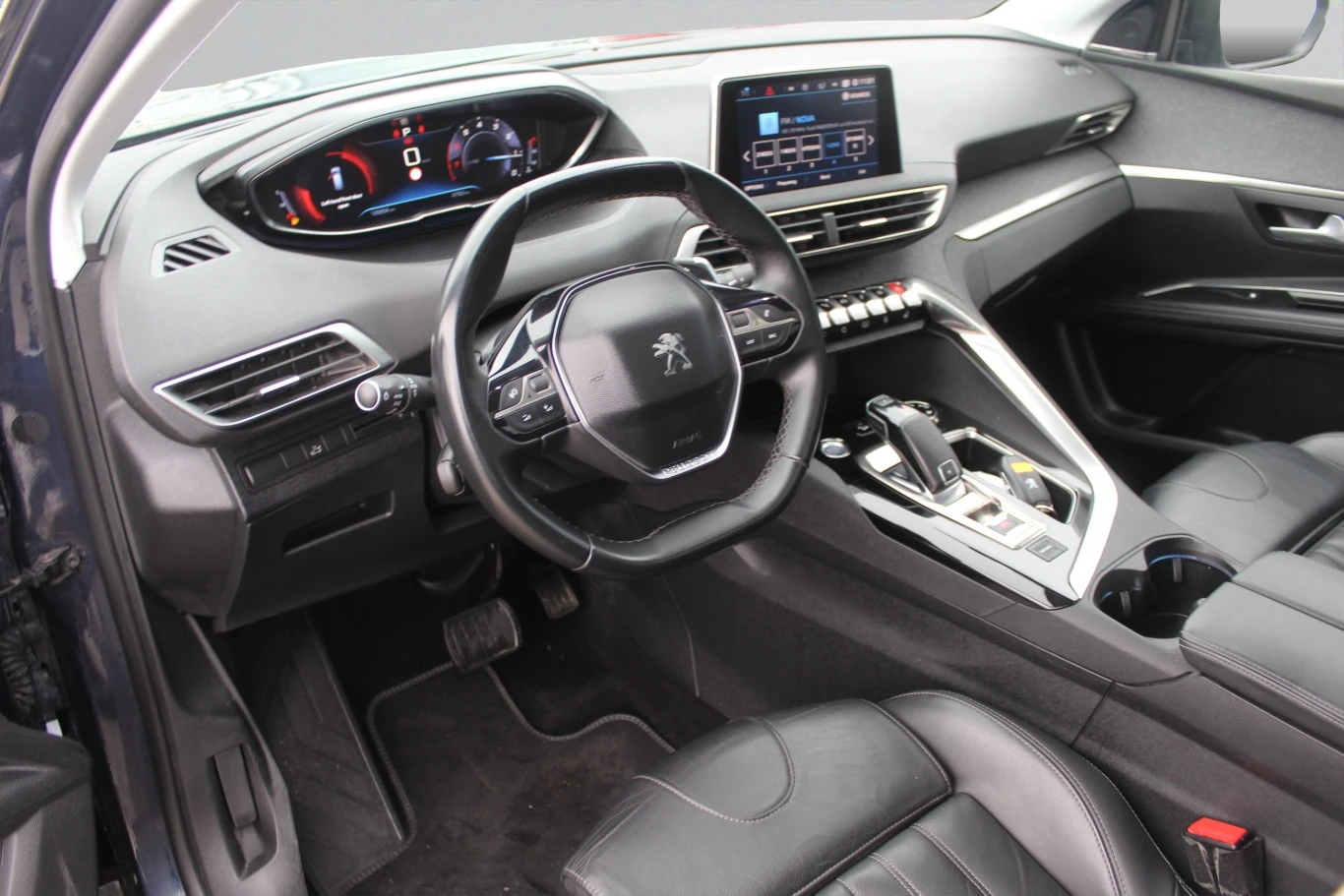 Peugeot 5008  ALLURE 1.2 Pure Tech 130 EAT8 S&S E6.2/1902R18 - изображение 6