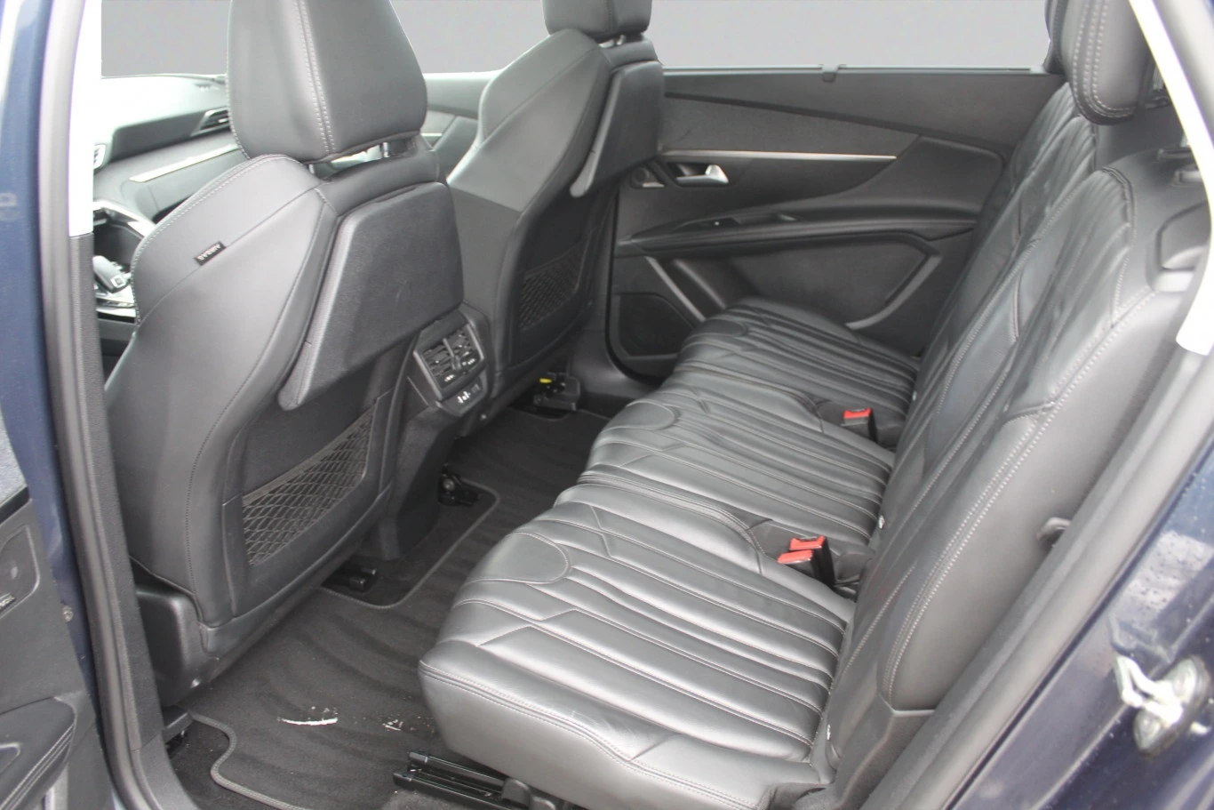 Peugeot 5008  ALLURE 1.2 Pure Tech 130 EAT8 S&S E6.2/1902R18 - изображение 7