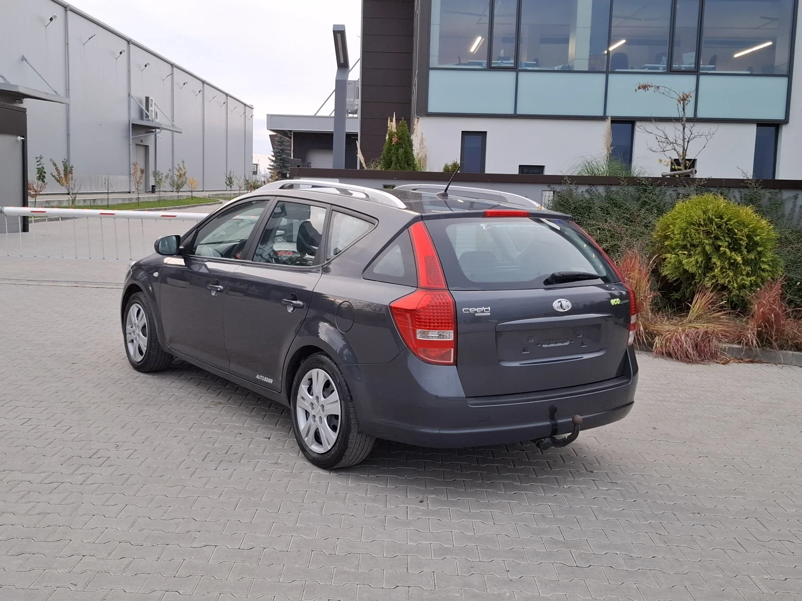 Kia Ceed 1.6i* (125кс)* * FACELIFT* * НОВ ВНОС* *  - изображение 7