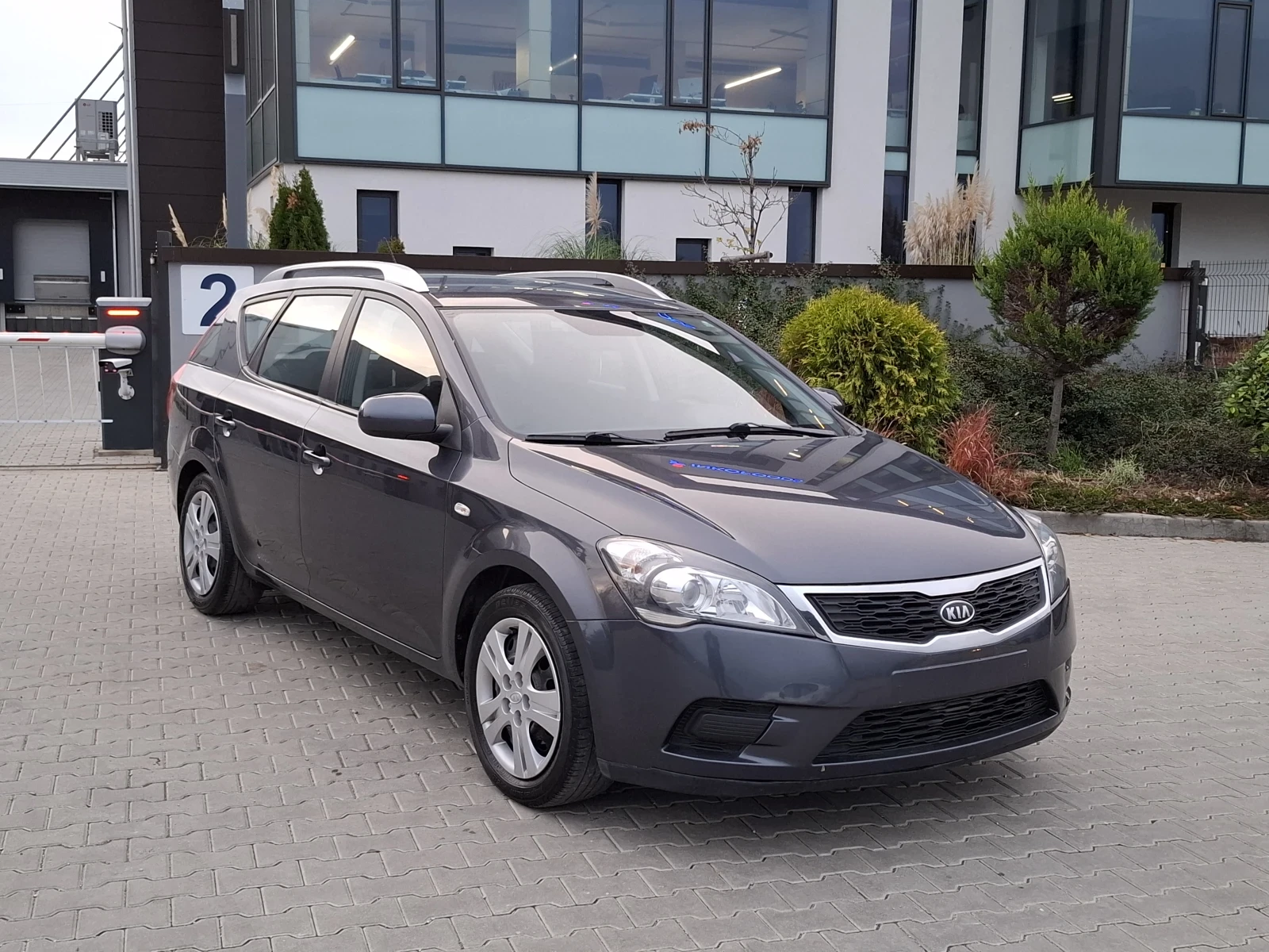Kia Ceed 1.6i* (125кс)* * FACELIFT* * НОВ ВНОС* *  - изображение 10