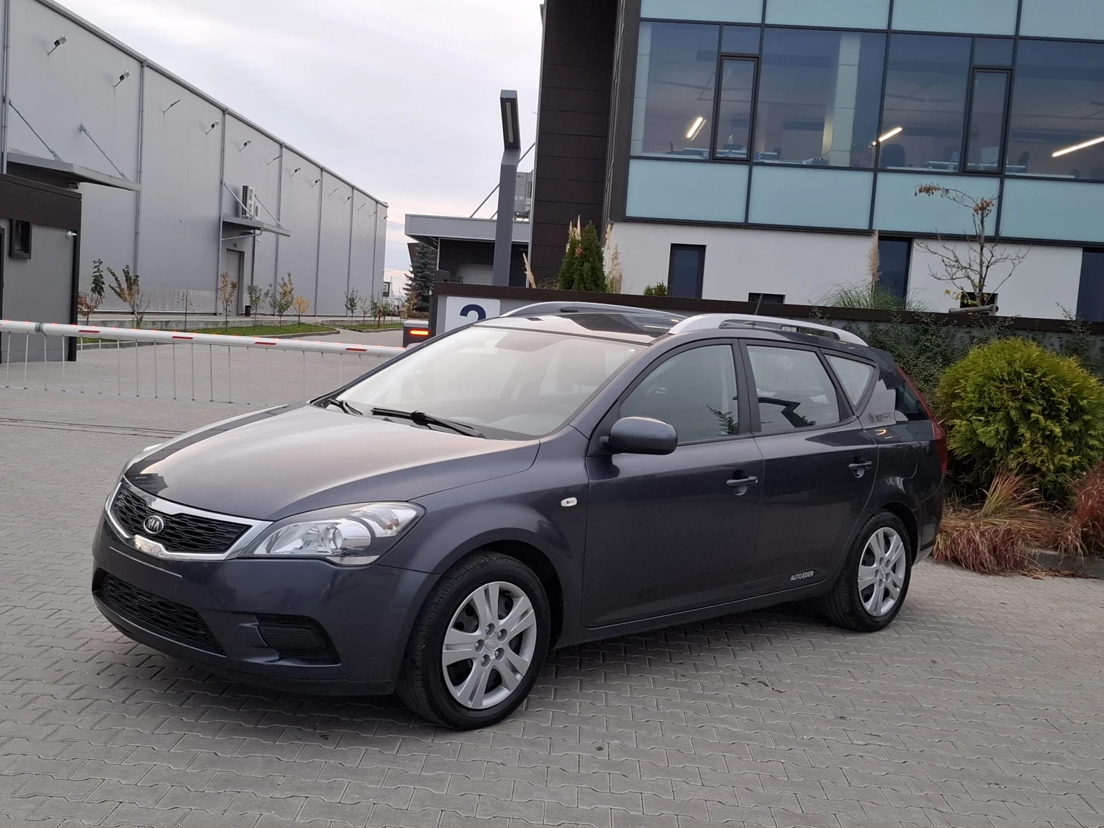 Kia Ceed 1.6i* (125кс)* * FACELIFT* * НОВ ВНОС* *  - изображение 5