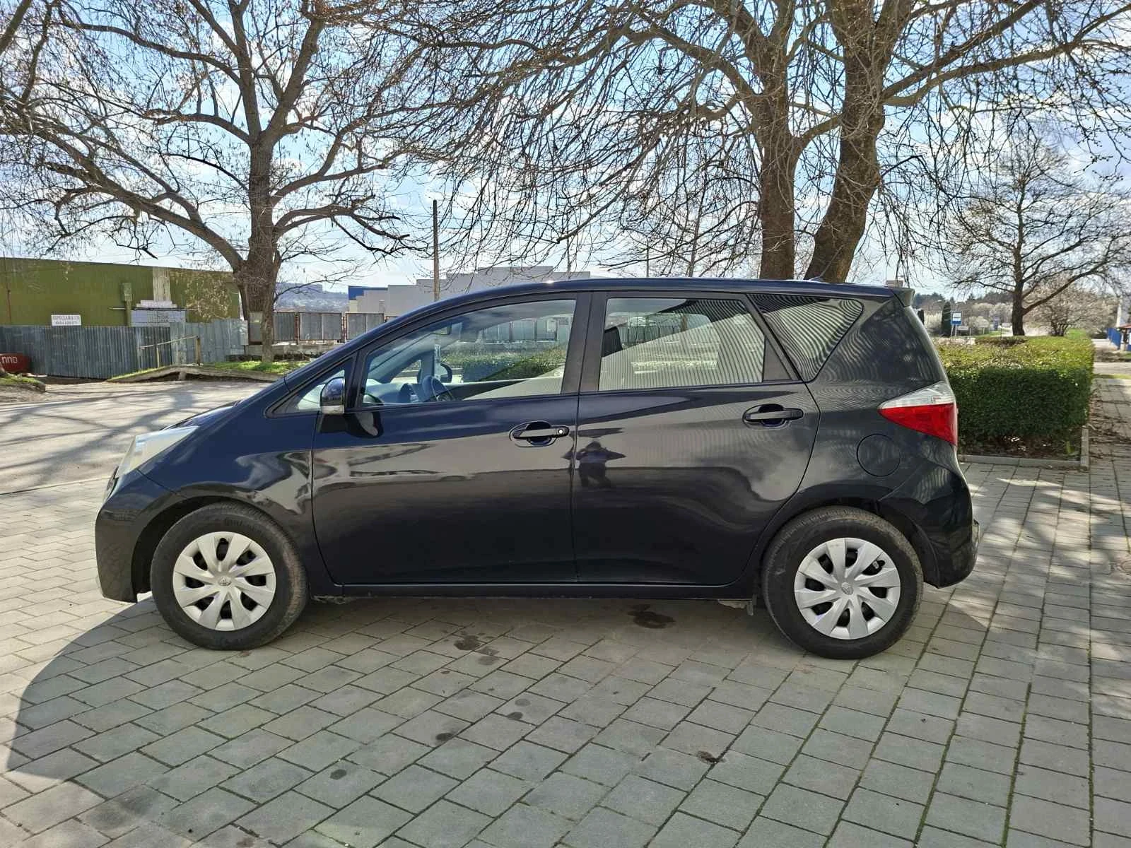 Toyota Verso S 2012 Газ Бензин, снимка 7 - Автомобили и джипове - 54098843