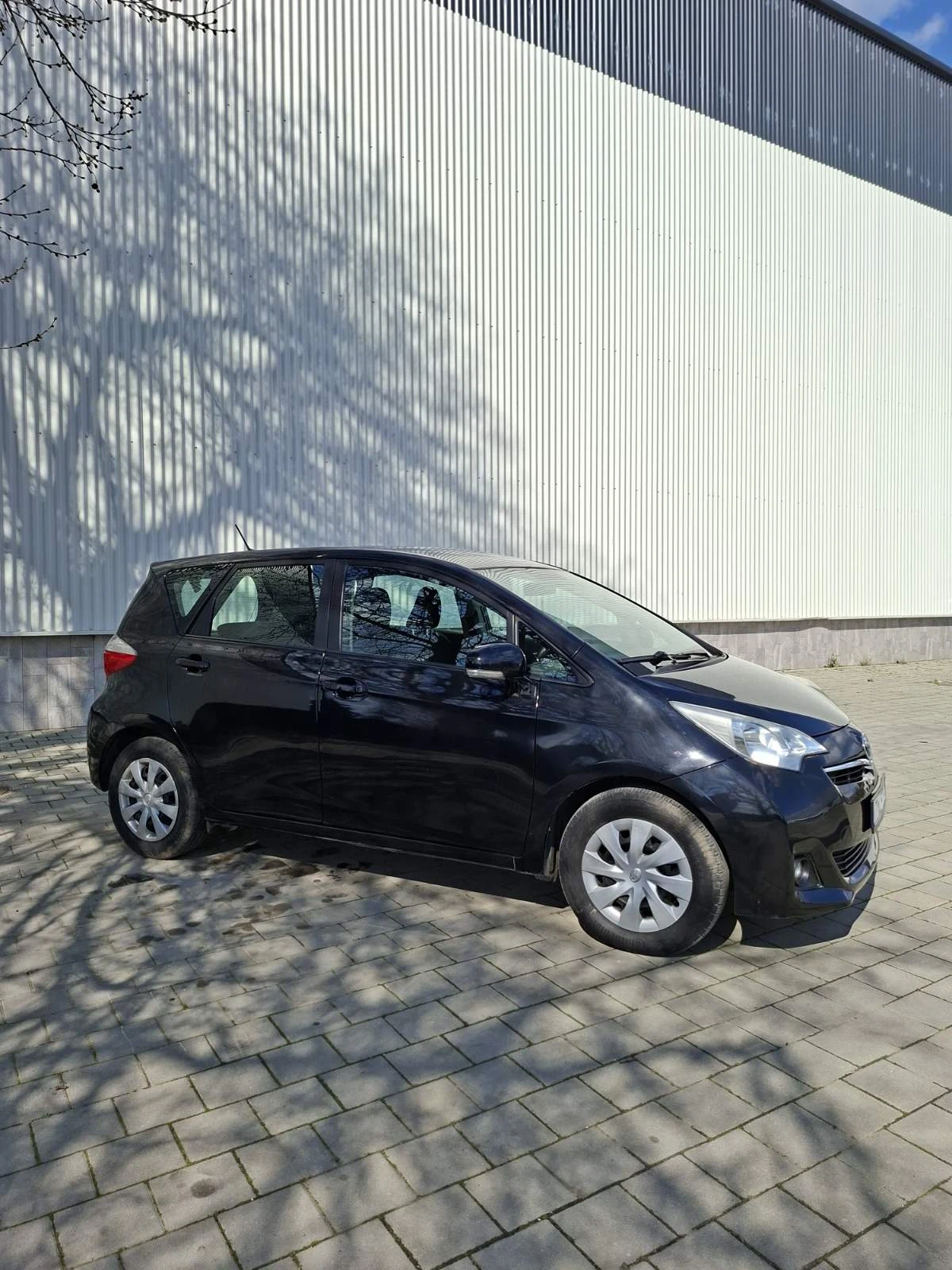 Toyota Verso S 2012 Газ Бензин, снимка 3 - Автомобили и джипове - 54098843