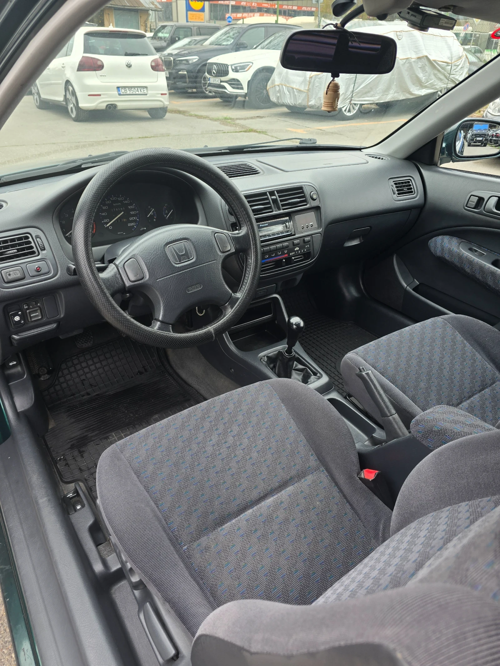 Honda Civic 1.5 VTEC, снимка 5 - Автомобили и джипове - 54212877
