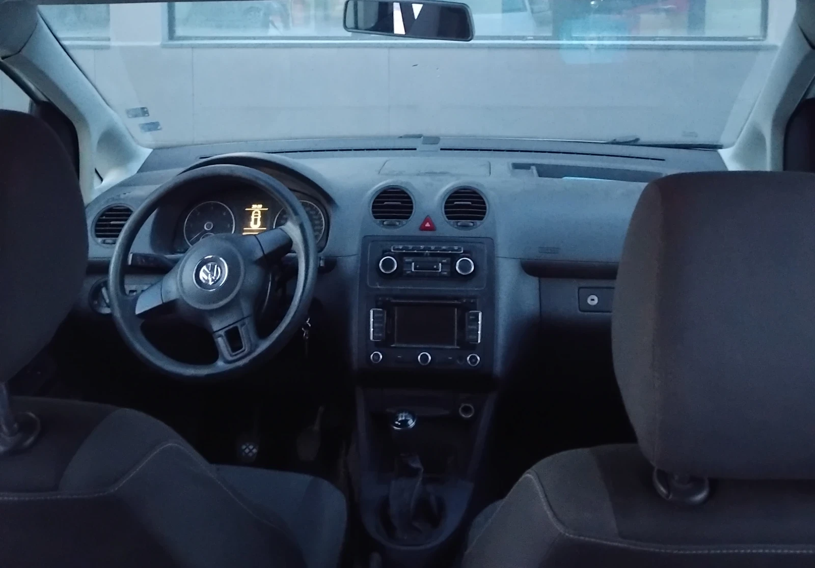 VW Caddy Обслужен от А до Я, снимка 12 - Автомобили и джипове - 54335567