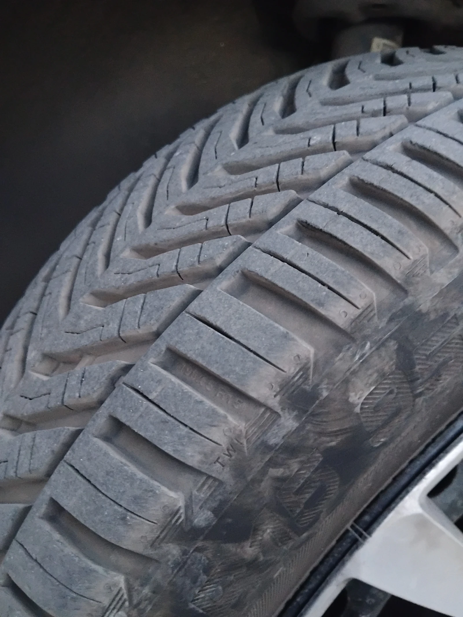 VW Caddy Обслужен от А до Я, снимка 17 - Автомобили и джипове - 54335567