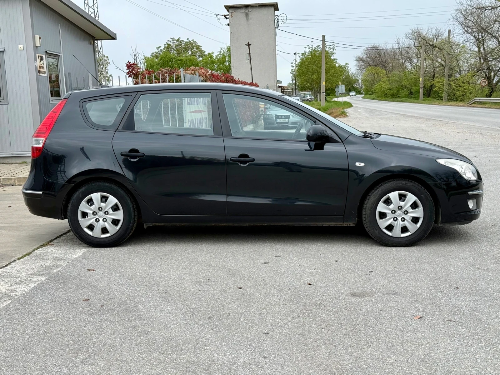 Hyundai I30 1.6/ CRDI/ ПЕРФЕКТНО, снимка 4 - Автомобили и джипове - 54390456
