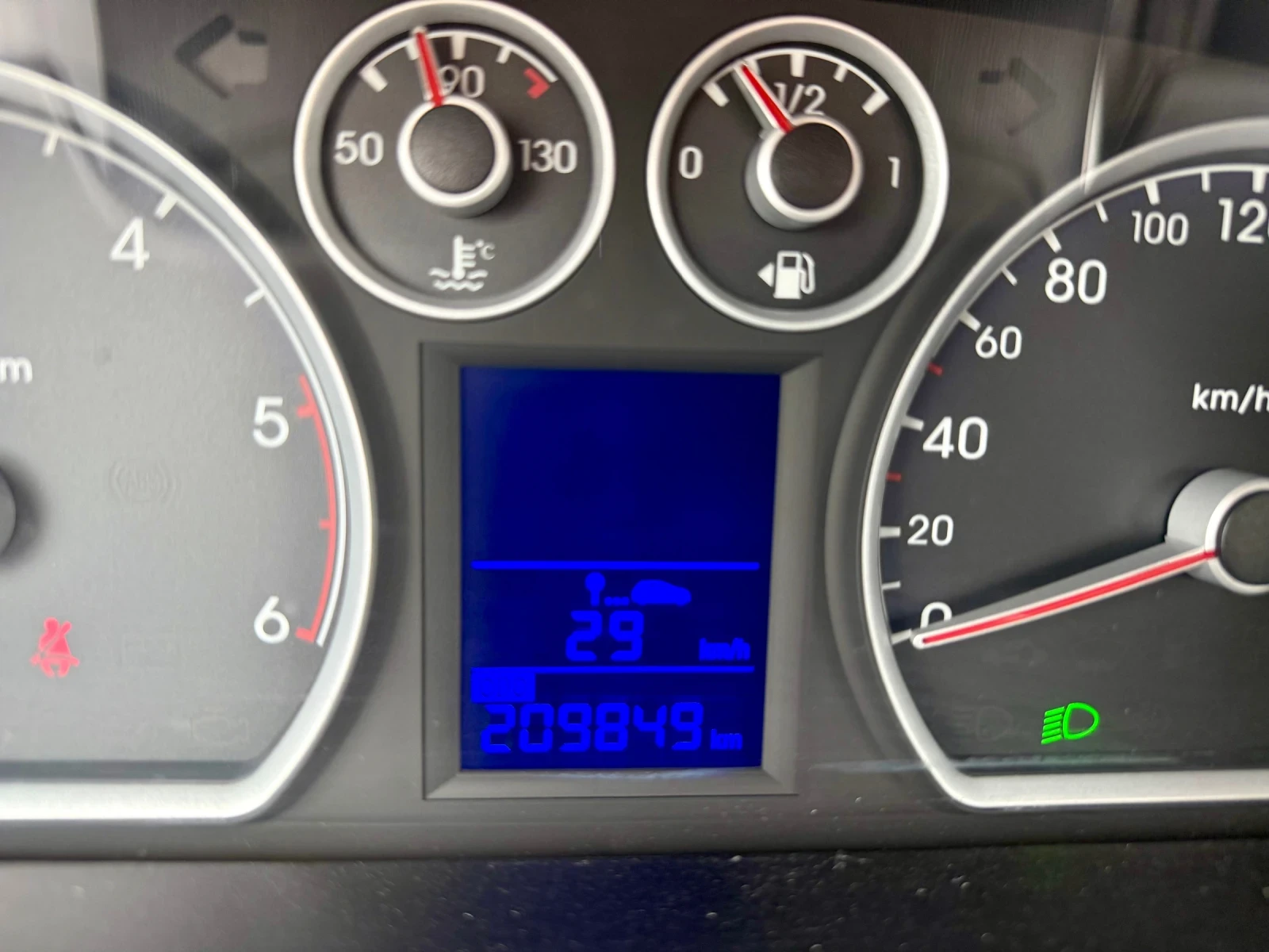 Hyundai I30 1.6/ CRDI/ ПЕРФЕКТНО, снимка 16 - Автомобили и джипове - 54390456