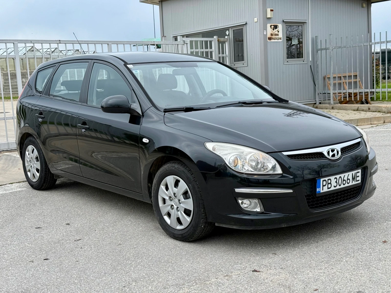 Hyundai I30 1.6/ CRDI/ ПЕРФЕКТНО, снимка 3 - Автомобили и джипове - 54390456