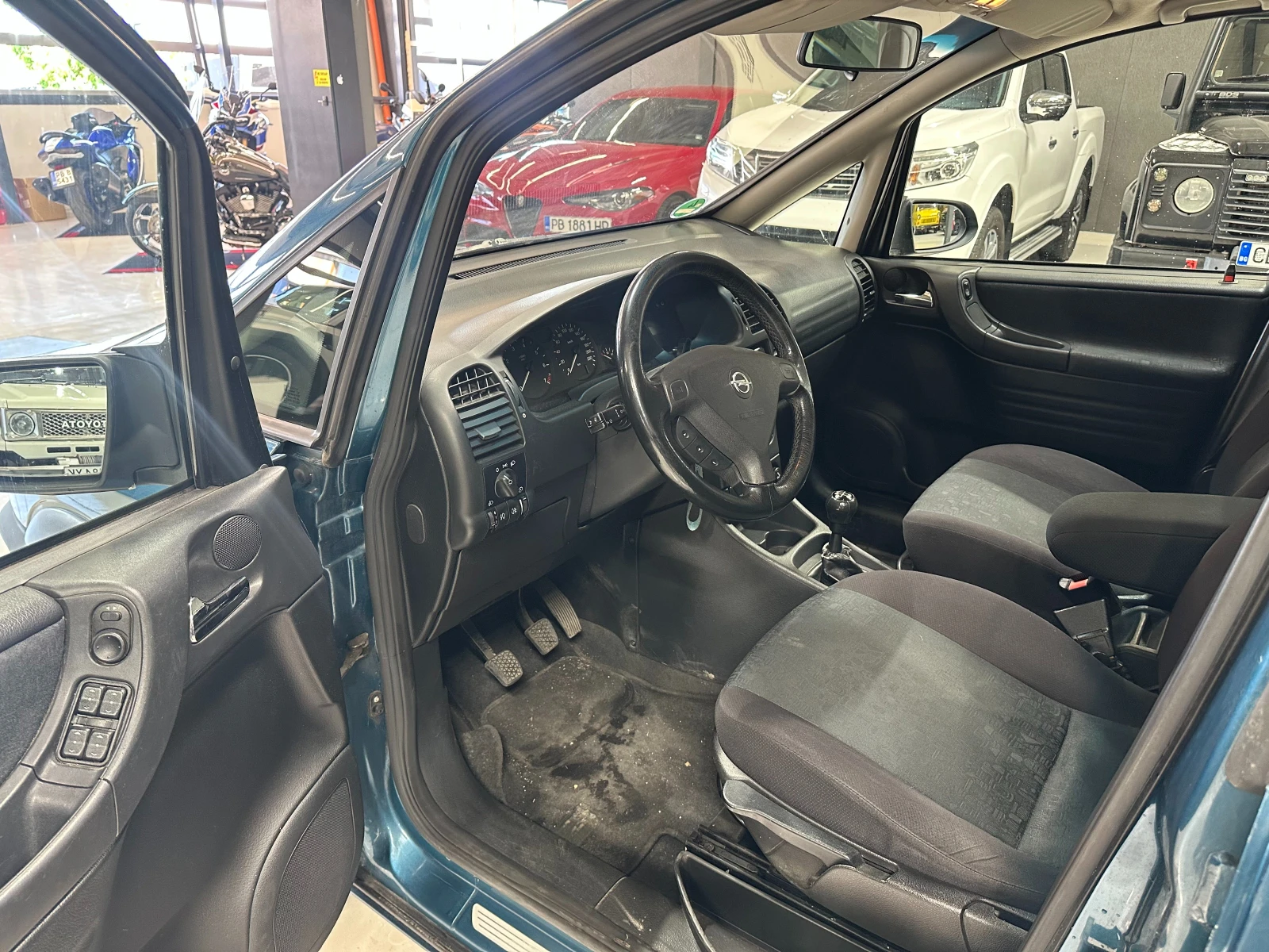 Opel Zafira, снимка 11 - Автомобили и джипове - 54562007