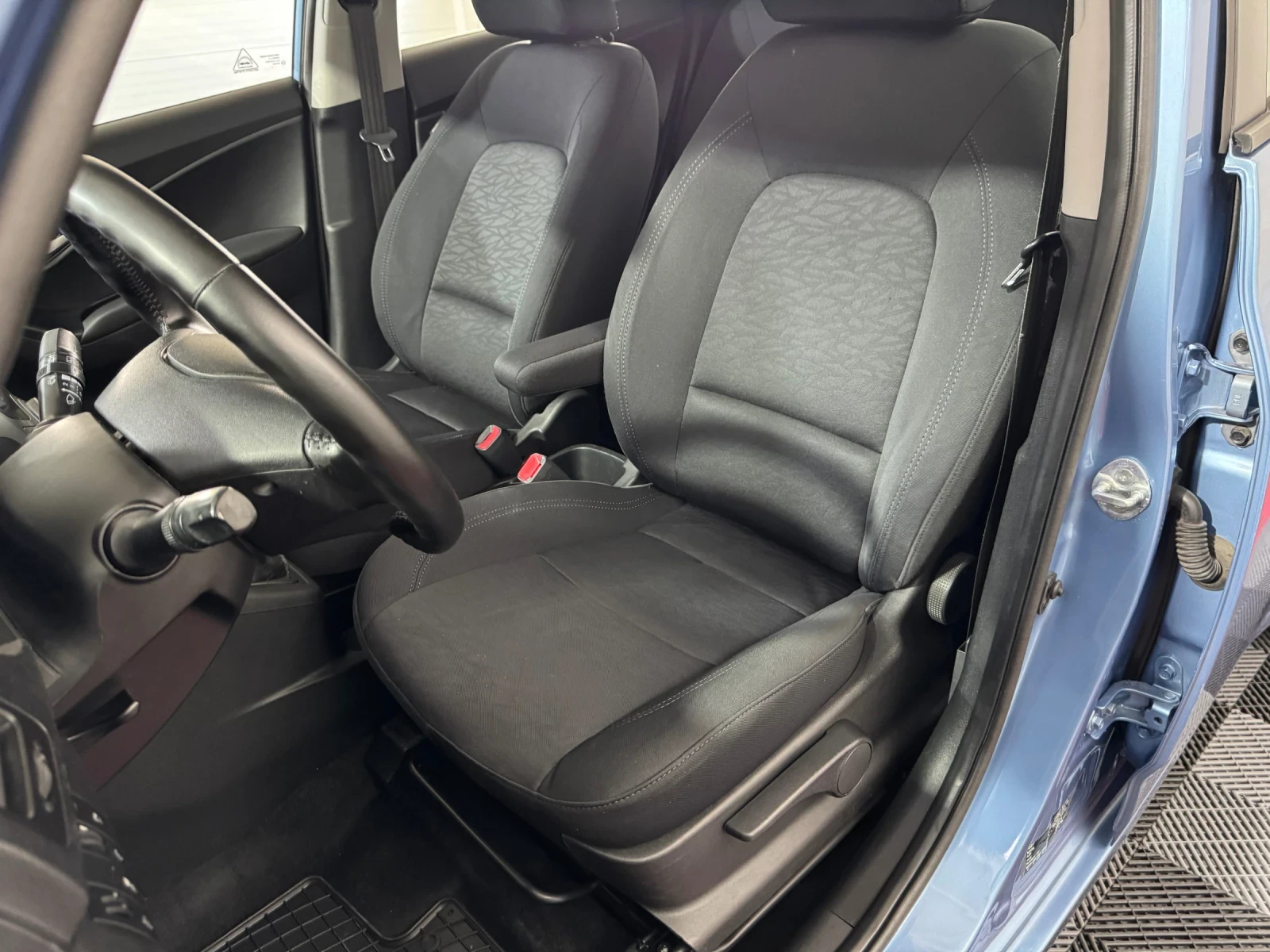 Hyundai Ix20 1.4 CRDI - STYLE, снимка 13 - Автомобили и джипове - 54736804