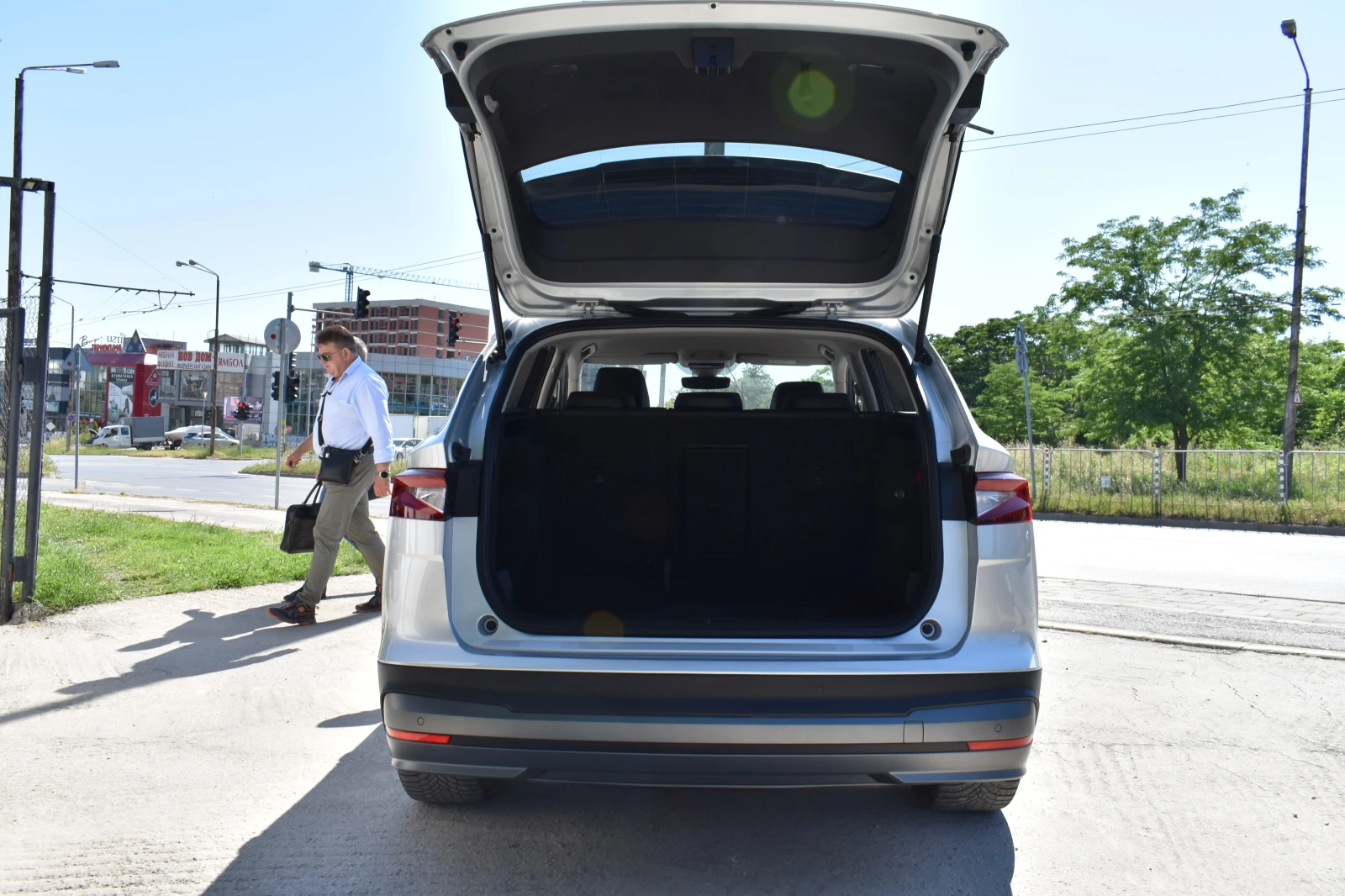 Skoda Enyaq 85x-4x4* MATRIX* FACELIFT* LINE-ASSIST* , снимка 7 - Автомобили и джипове - 54881019