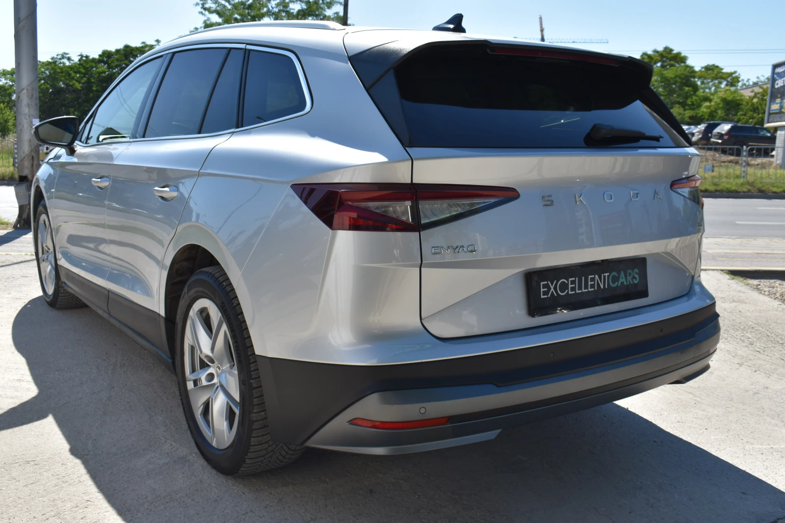 Skoda Enyaq 85x-4x4* MATRIX* FACELIFT* LINE-ASSIST* , снимка 3 - Автомобили и джипове - 54881019