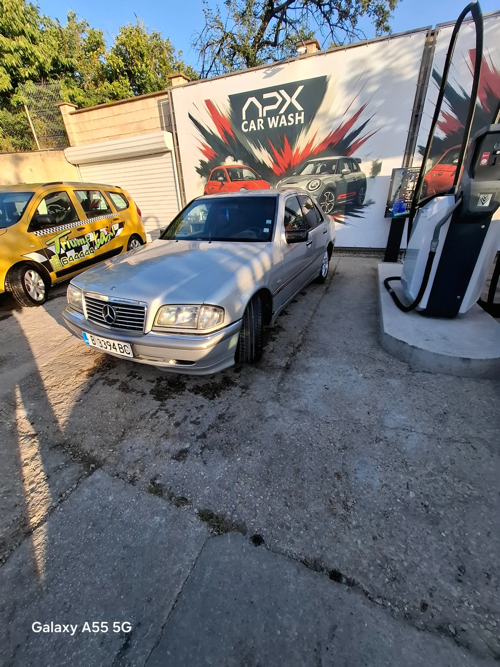 Mercedes-Benz C 220, снимка 2 - Автомобили и джипове - 55885483