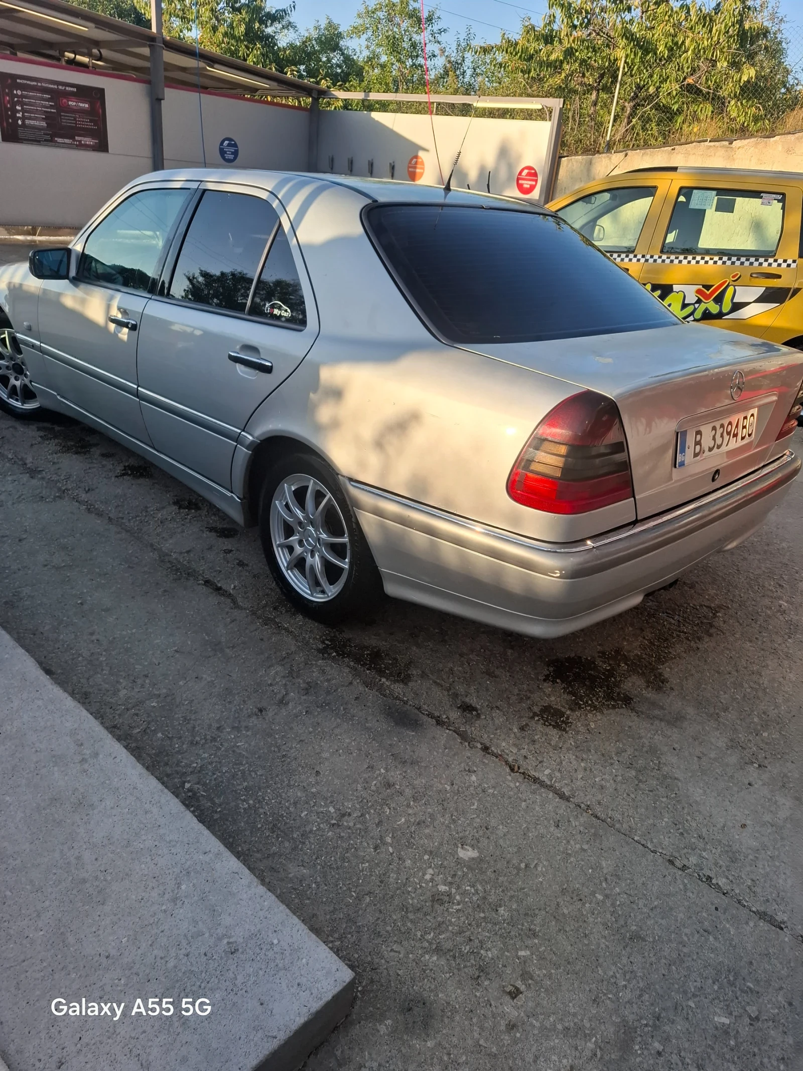 Mercedes-Benz C 220, снимка 3 - Автомобили и джипове - 55885483