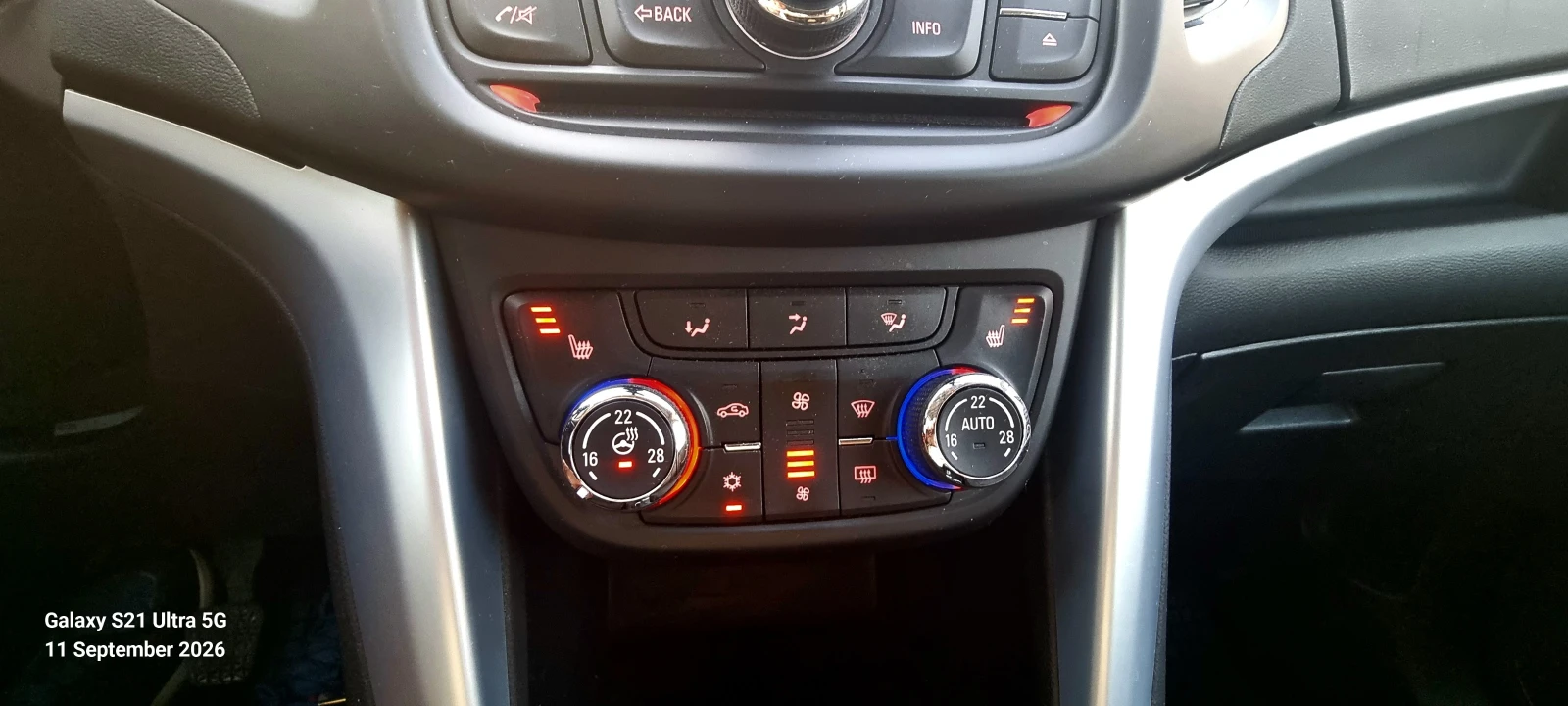 Opel Zafira Tourer1.6 CDTI ecoFLEX , снимка 13 - Автомобили и джипове - 56038758