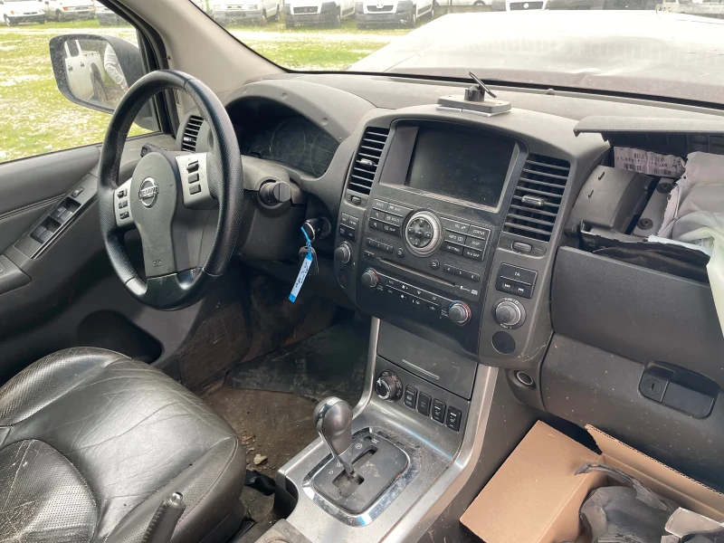 Nissan Navara 3.0DCi V6 на части, снимка 9 - Автомобили и джипове - 49635535