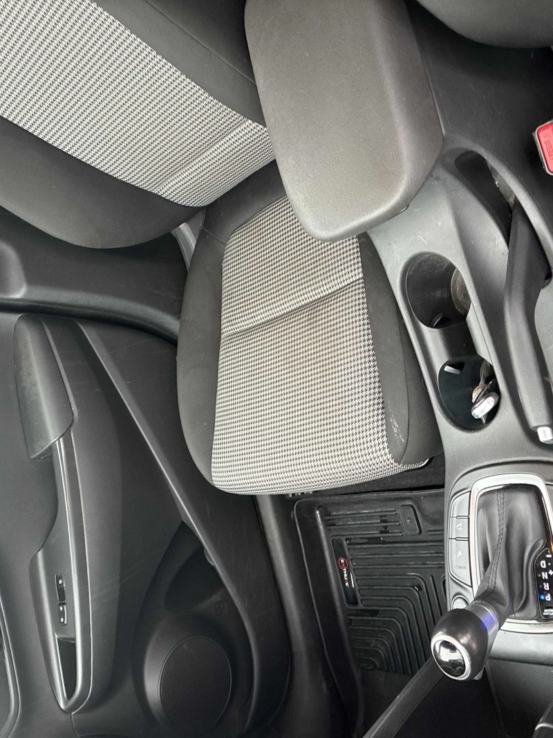 Hyundai Kona 1.6L 4cyl AWD, снимка 4 - Автомобили и джипове - 53260129