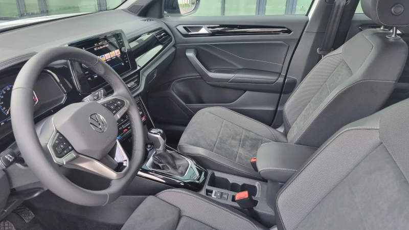 VW T-Roc Style 1.5 TSI DSG, снимка 10 - Автомобили и джипове - 53489429