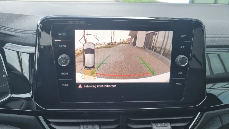 VW T-Roc Style 1.5 TSI DSG, снимка 16 - Автомобили и джипове - 53489429