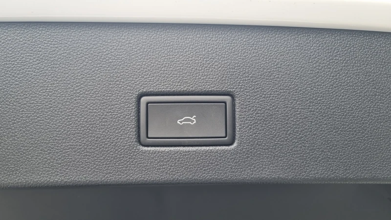 VW T-Roc Style 1.5 TSI DSG, снимка 15 - Автомобили и джипове - 53489429