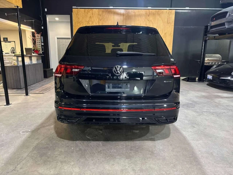 VW Tiguan SE R-Line Black * 4MOTION * ШИБИДАХ * ПОДГРЕВИ, снимка 4 - Автомобили и джипове - 53561323